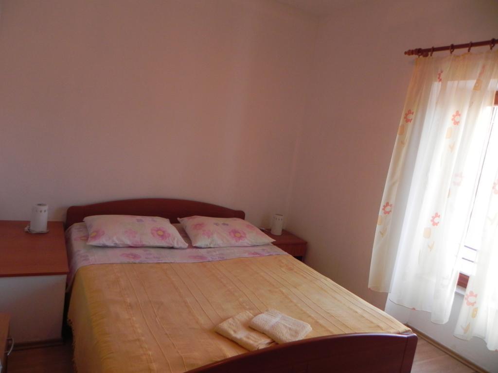 Apartments Riva Паг Екстериор снимка