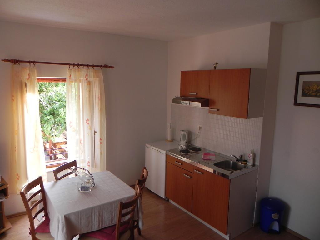Apartments Riva Паг Екстериор снимка