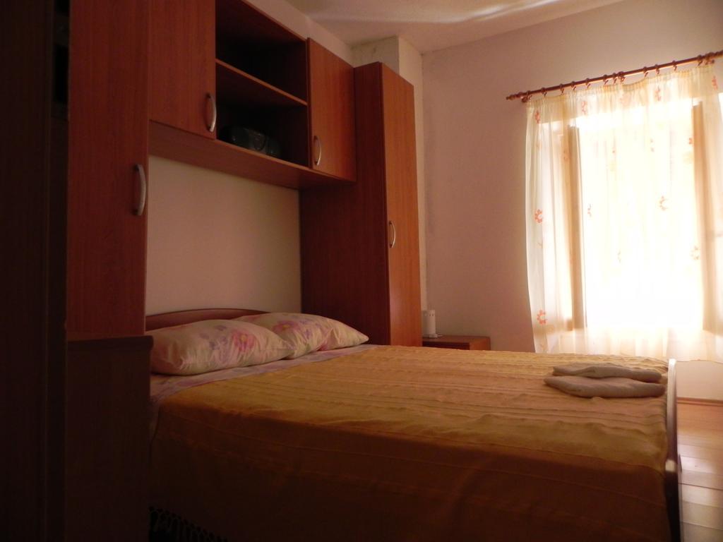 Apartments Riva Паг Стая снимка